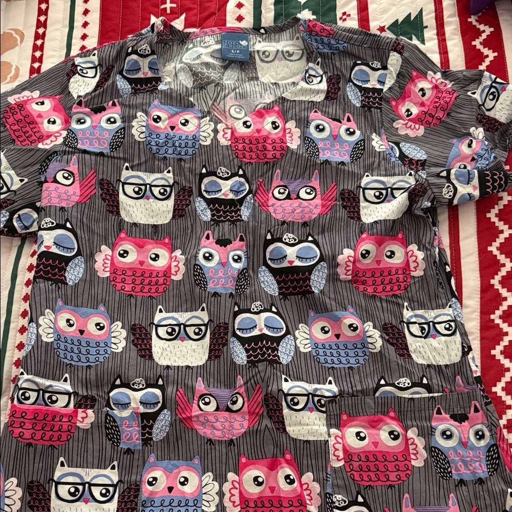 Colorful Owl Print Women's scrub Top